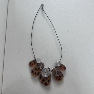 Collar Necklace Lucite Cheetah Leopard Pattern Metal Swirls Black Wire Vtg